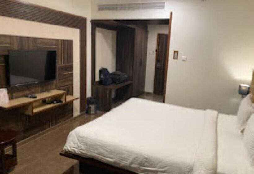 فندق High Rise Regency, Burhanpur