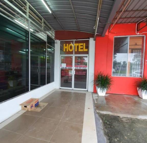 فندق Oyo 90174 Tuah Inn