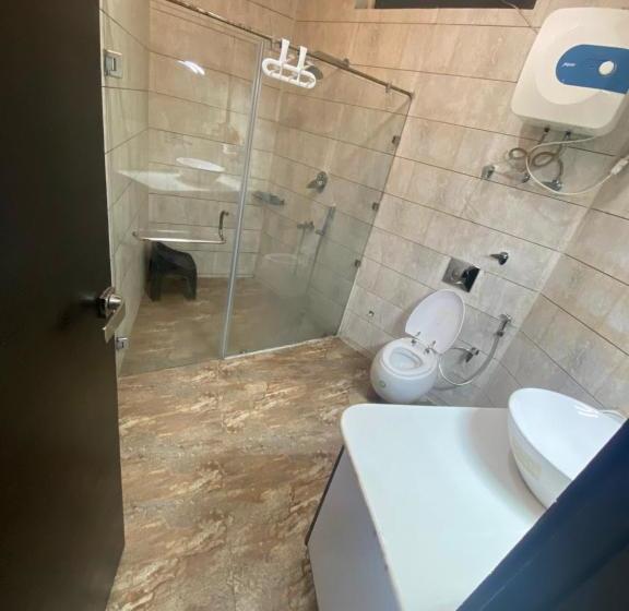 مبيت وإفطار Parimahal Homestay