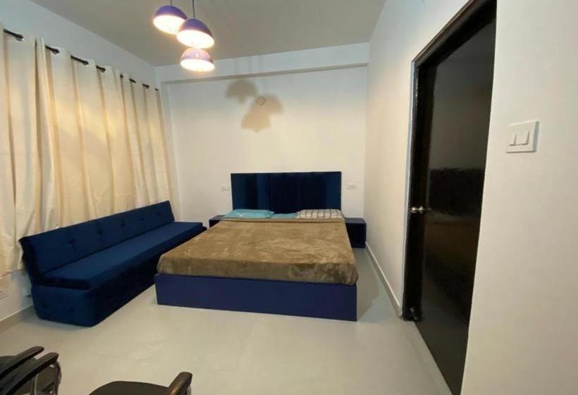 مبيت وإفطار Parimahal Homestay