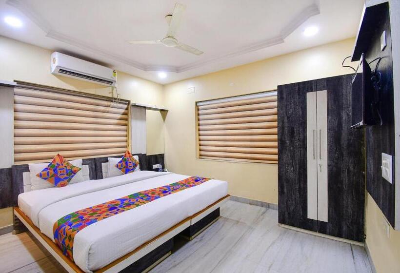 Fabhotel Divira Inn