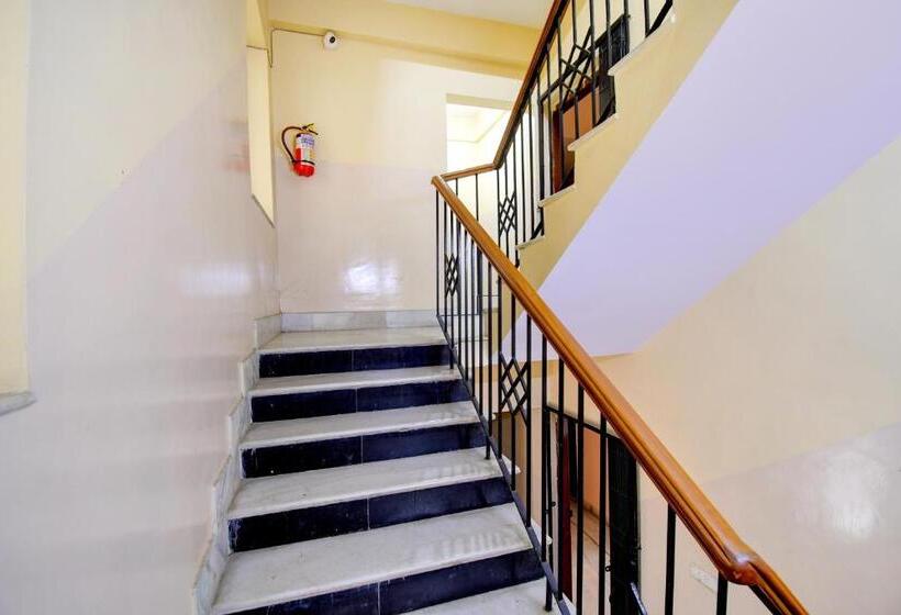 Fabhotel Divira Inn