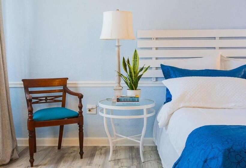 هتل Arawak Bay: Inn At Salt River