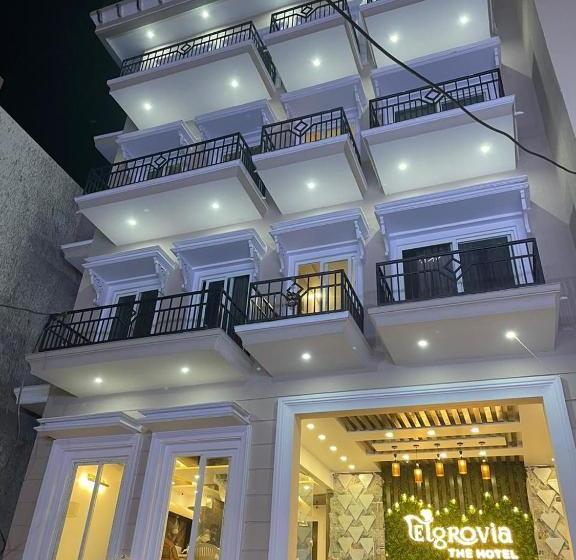 Fabhotel Elgrovia