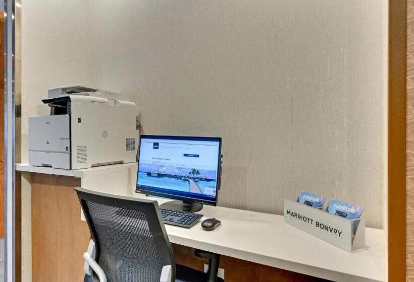 هتل Fairfield Inn & Suites By Marriott Dallas Love Field