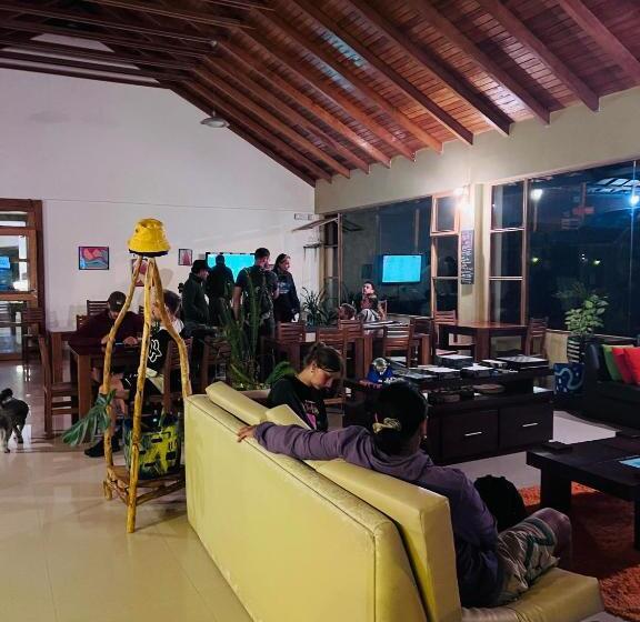 هتل Mama Tungu Hostel