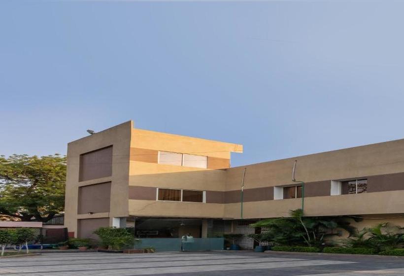 فندق Oyo 78103 Flagship Grand Nest Inn