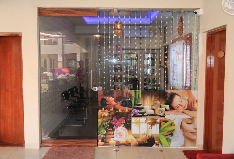 ホテル The Center Court Resort & Spa