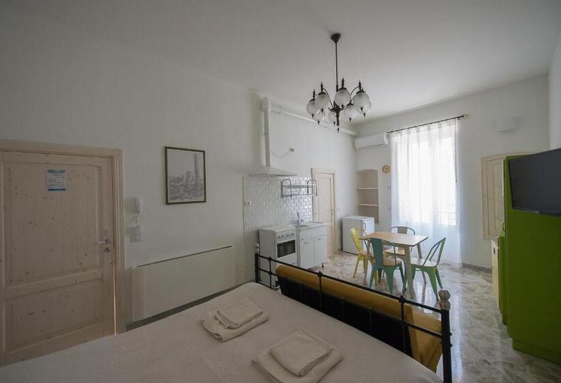 פנסיון Ai Cappuccini Guest House