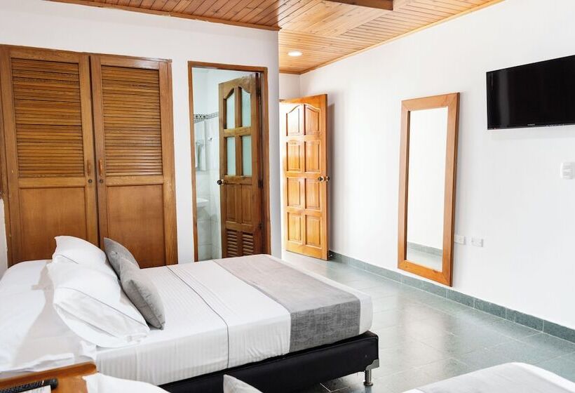 هتل Corozal Plaza