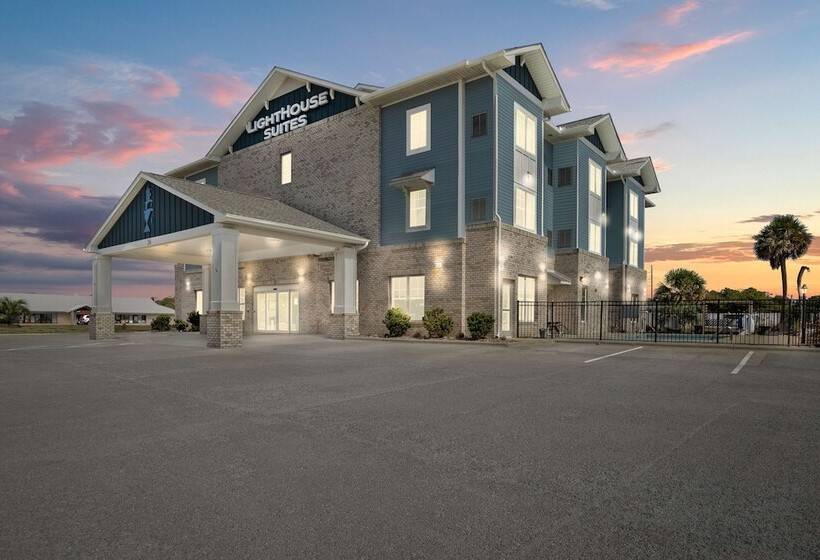 Отель Lighthouse Suites   Best Western Signature Collection