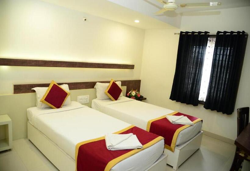 فندق Miles Inn