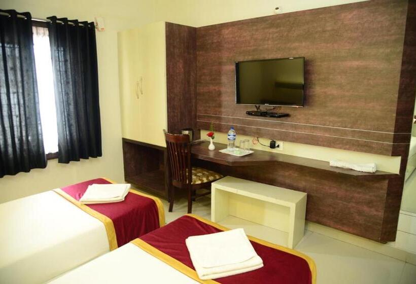 فندق Miles Inn