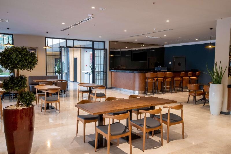 هتل Ramada By Wyndham Izmir Aliaga
