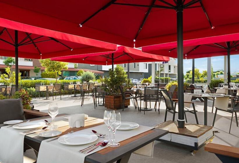 هتل Ramada By Wyndham Izmir Aliaga
