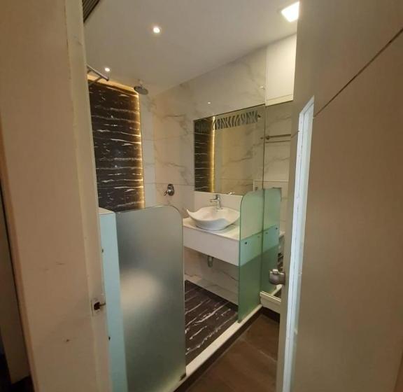 فندق The Lotus Residency, Sangli