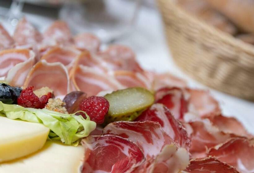 فندق Agritur Broch