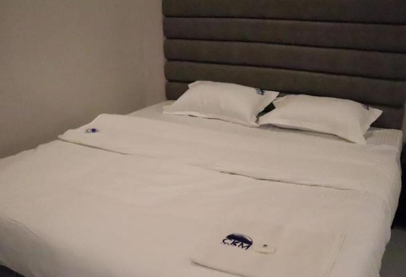 هتل Ckm Town Inn