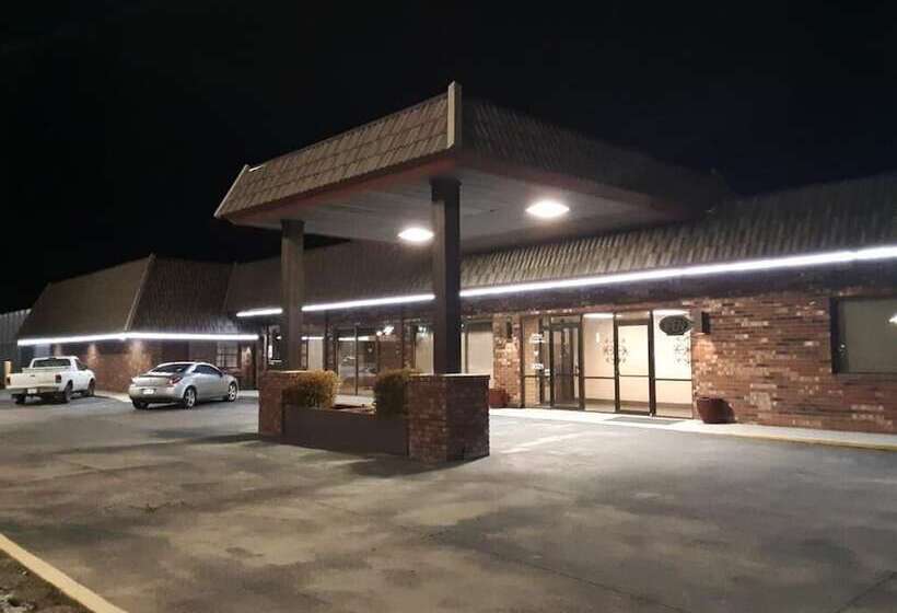 Eleven Boutique Hotel Llc