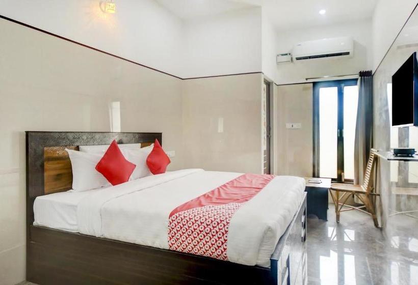 호텔 Oyo 77065 Jeyam Residency