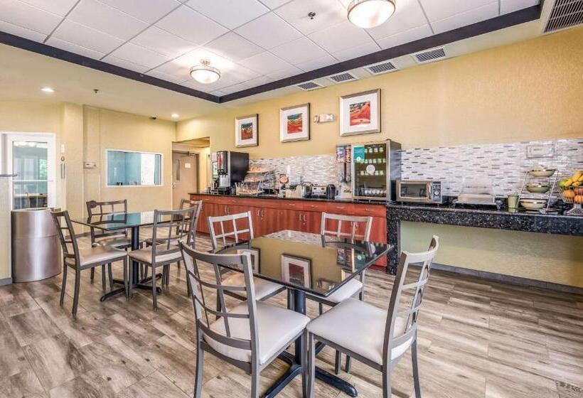 فندق Quality Inn Poughkeepsie