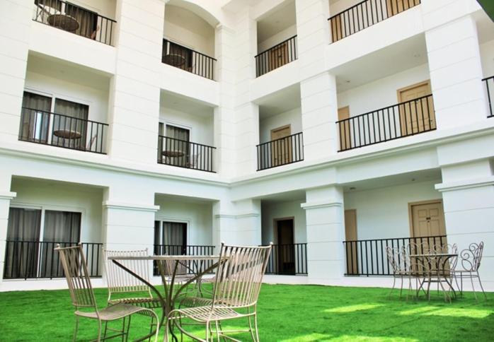 هتل The Golden Sands