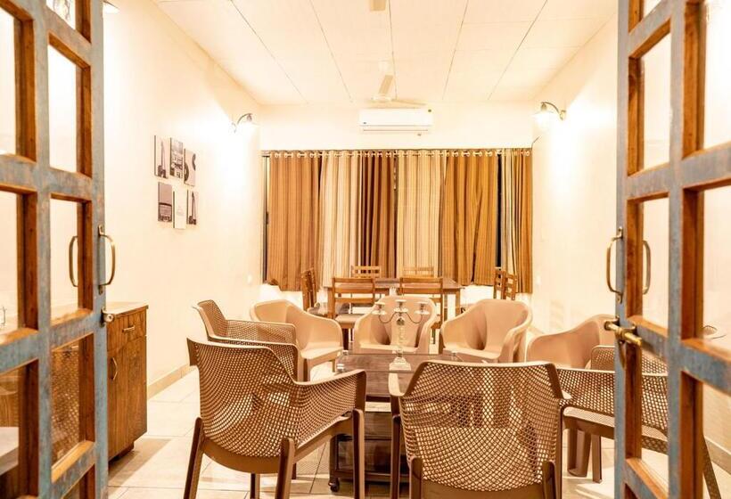ホテル The Satpura Panchtatva Villa