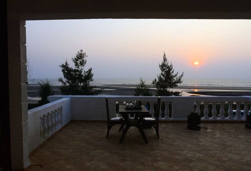 בית מלון כפרי Vits Excellensea Karde Beach