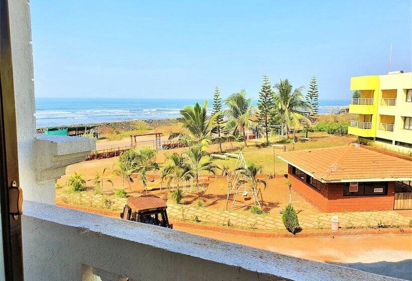 בית מלון כפרי Vits Excellensea Karde Beach