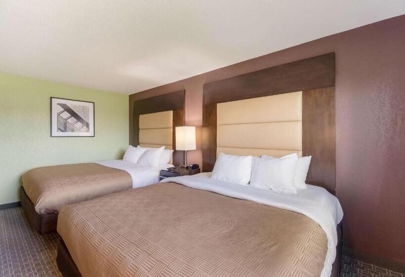 فندق Clarion Inn