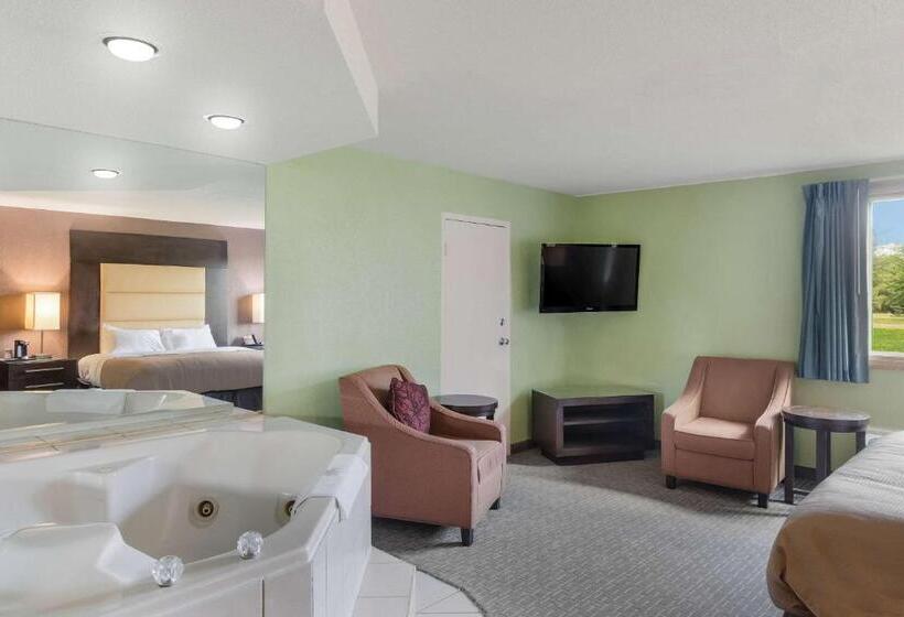 فندق Clarion Inn