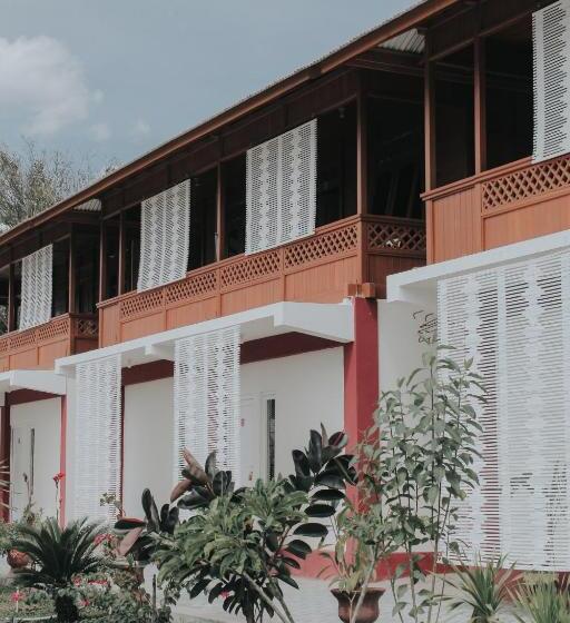 هتل Granada Inn Palu