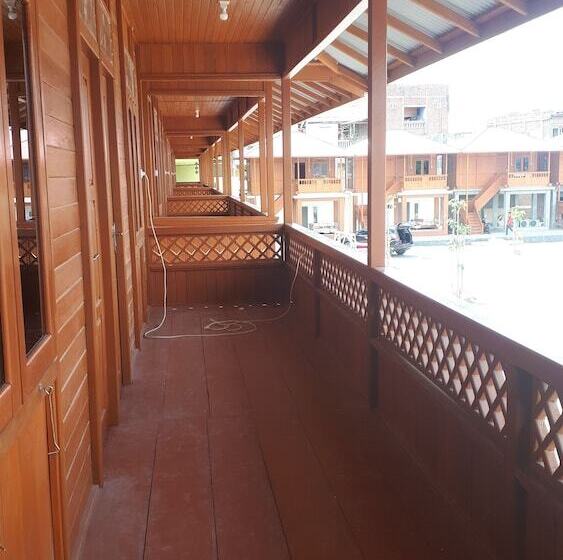 هتل Granada Inn Palu