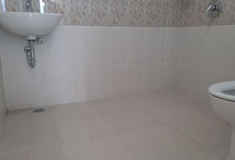 هتل Granada Inn Palu