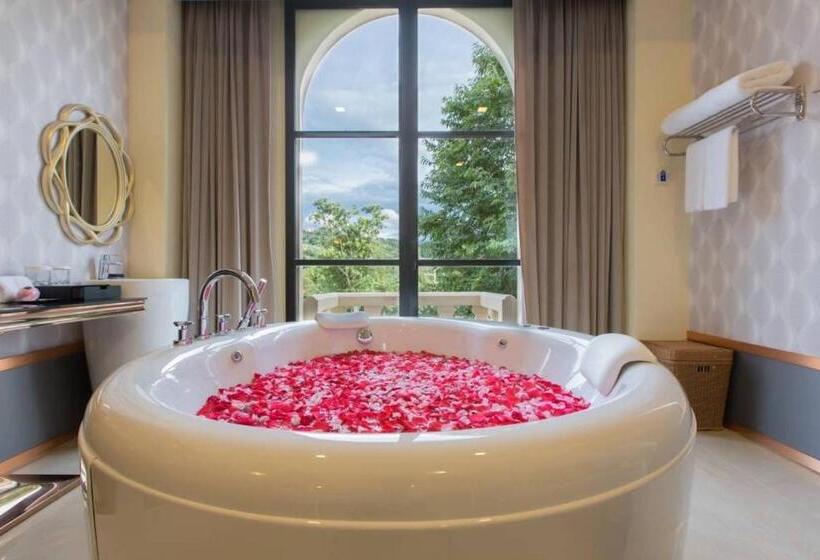 هتل Jupiter Trevi Resort And Spa