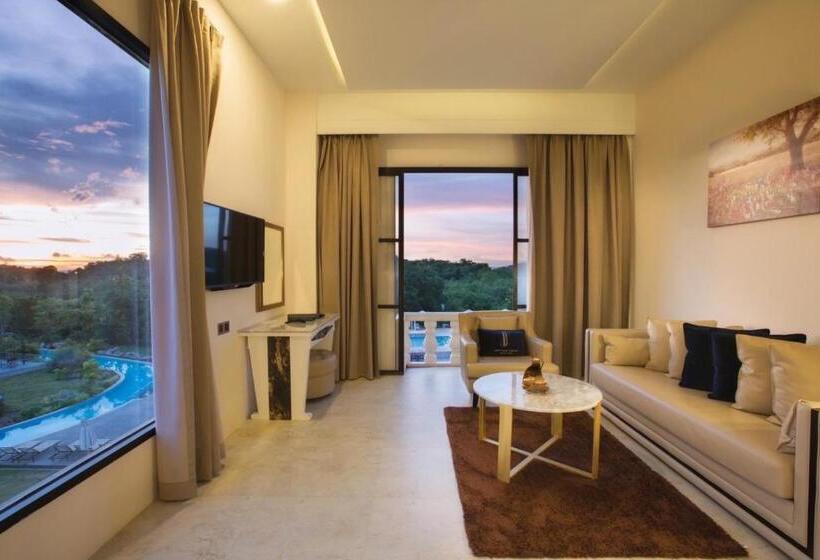 هتل Jupiter Trevi Resort And Spa