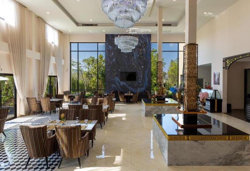 هتل Jupiter Trevi Resort And Spa