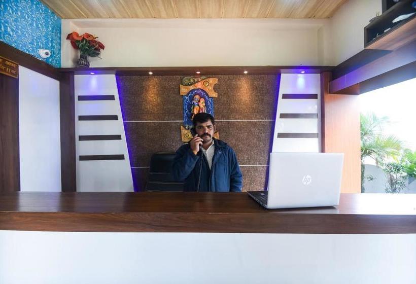 호텔 Oyo 68011 Resort Shankarmuni