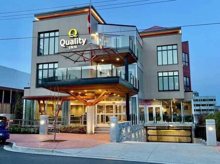 בית מלון כפרי Quality Inn