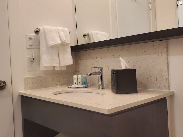 בית מלון כפרי Quality Inn