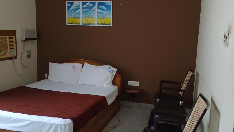 בית מלון כפרי Sridhar Lodge