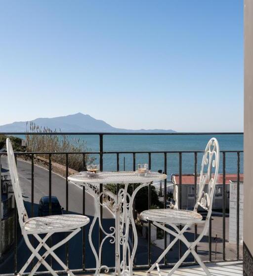 بنسيون Naro Suites And Rooms