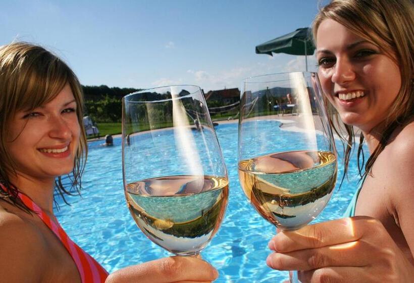 ホテル Weinlandhof