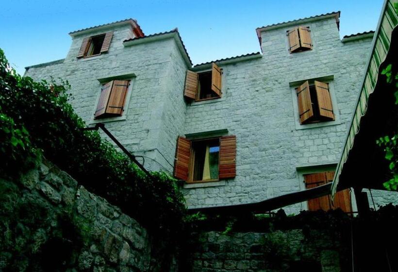 Heritage Hotel Tragos