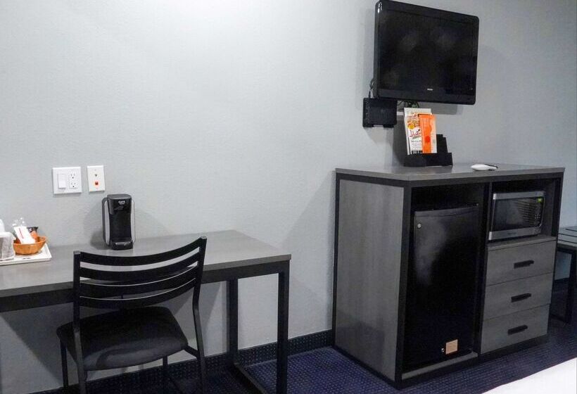 هتل Americas Best Value Inn And Suites Bush International Airport