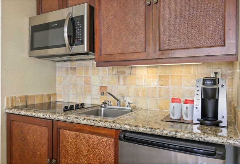 هتل Aston Islander On The Beach