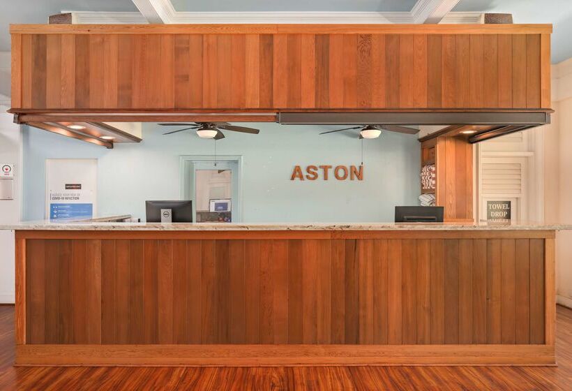 هتل Aston Islander On The Beach