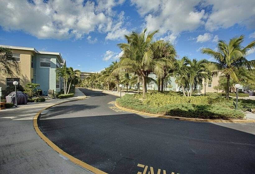 בית מלון כפרי Barefoot Beach Resort