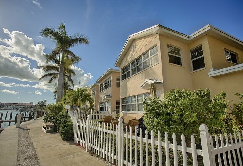 בית מלון כפרי Barefoot Beach Resort