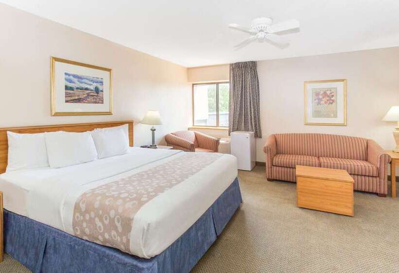 هتل Baymont By Wyndham Davenport